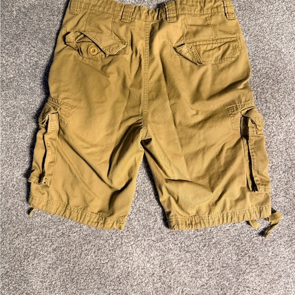 Amazon Men's Tan Cargo Shorts - Picture 7 of 7